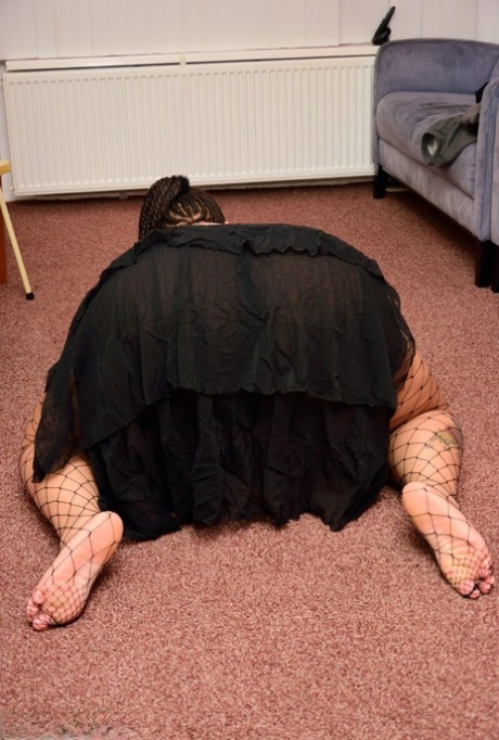 SSBBW wears a mask while unveiling her huge saggy tits and massive ass 99833264