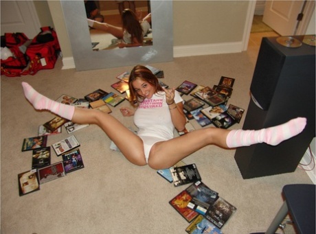 Amateur girl Nikki Sims spreads her legs wide open in various locations 84335059
