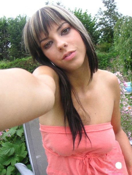 Foxy amateur with nice jugs gets rid of her clothes outdoor 64198811